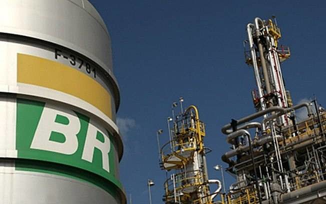 Petrobras anuncia fim da paridade de importação do petróleo e nova política de preço para combustíveis