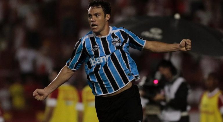 Justiça decreta prisão de Kleber Gladiador, ex-Grêmio, por falta de pagamento de pensão alimentícia