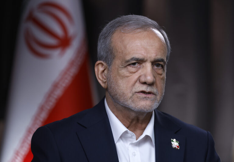 Presidente do Irã afirma que diversos países estão buscando mediar o fim do conflito com EUA e Israel.