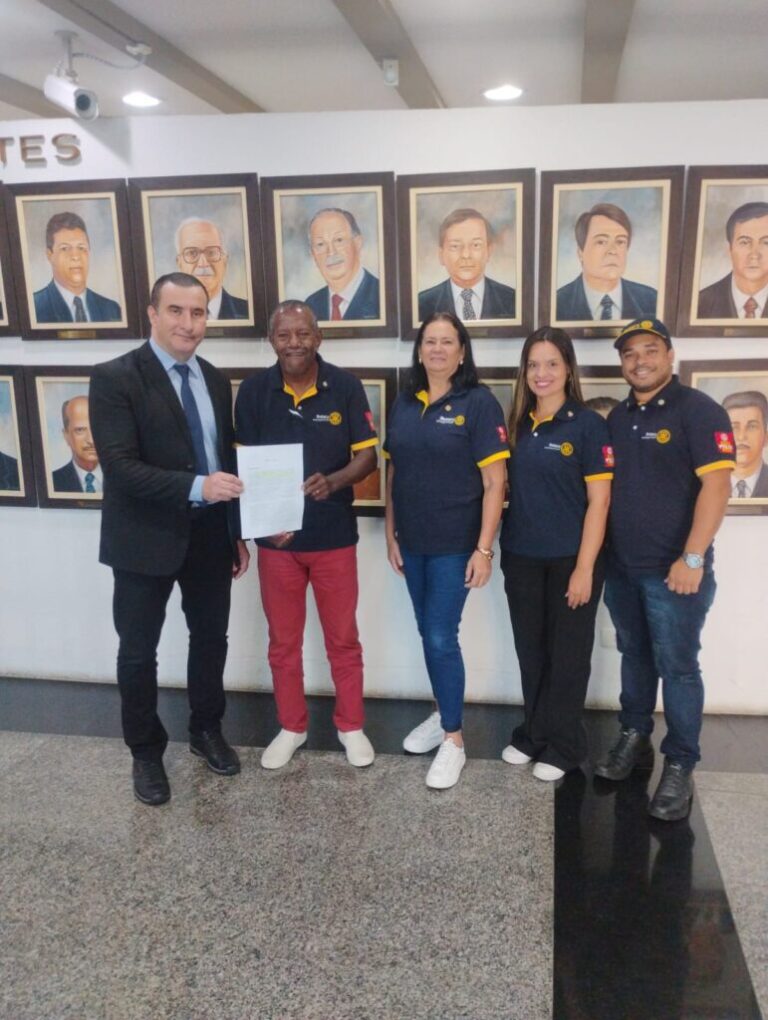 Câmara de Mogi das Cruzes reconhece Rotary com moção de aplauso pelos 121 anos de história