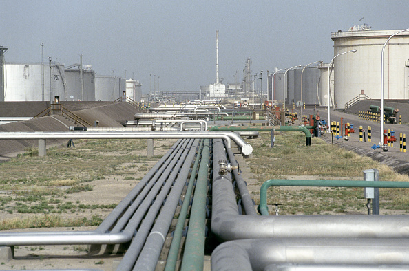 Segundo dia consecutivo: Irã ataca maior refinaria de petróleo do Kuwait em vídeo
