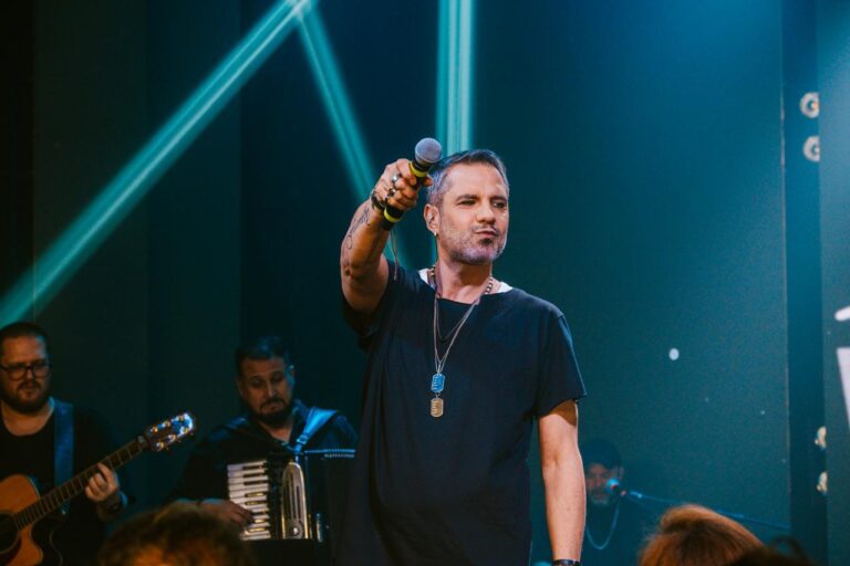 Cantor Titto grava DVD em noite especial e reforça crescimento no cenário sertanejo