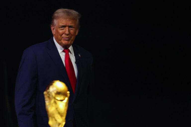 Trump desdenha da cerimônia e falta à estreia americana na Copa