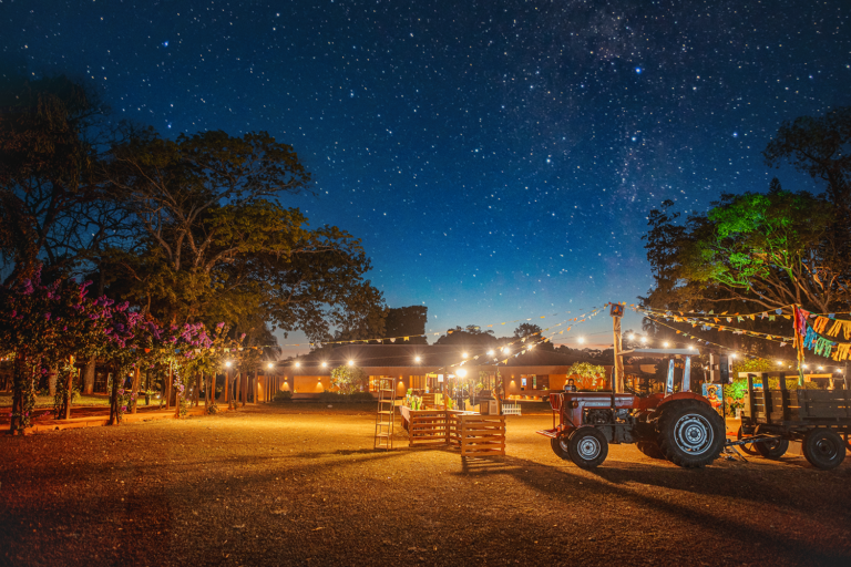 Com fogueira, forró e natureza, o Clara Resorts celebra os meses mais caipiras do Brasil