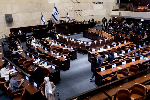 Israel antecipa eleições com a dissolução do Parlamento após os ataques do Hamas