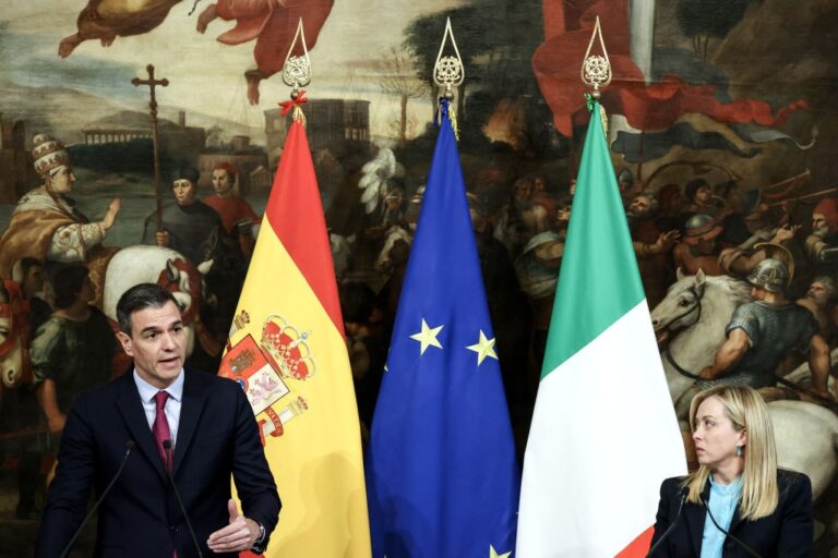 Espanha pressiona Itália a eliminar barreiras nas fronteiras após tumulto em Ceuta